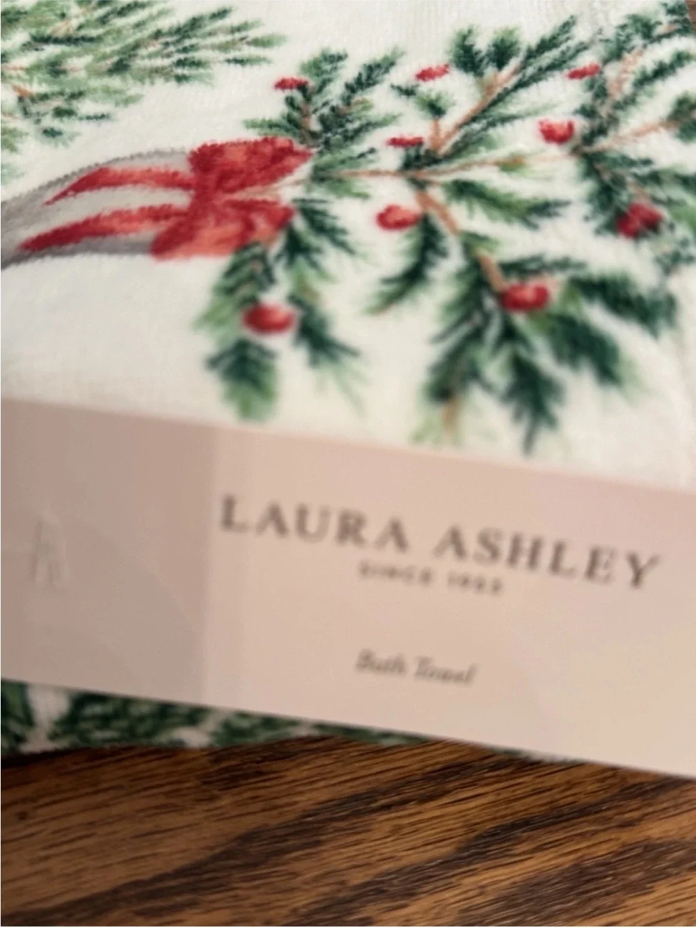 Laura Ashley Christmas Towel Set - 2 Bath Towels & 2 Hand Towels 100% Cotton